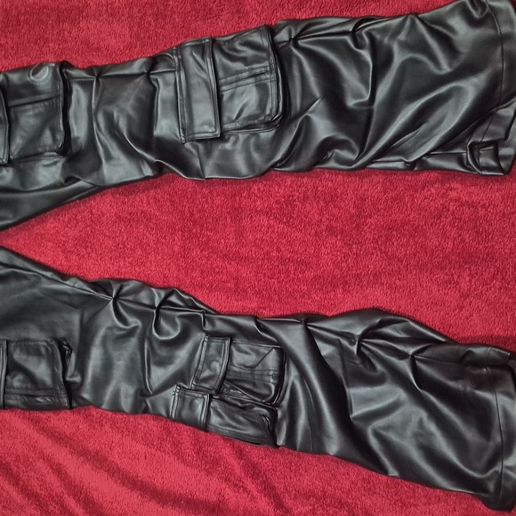 Smoke Rise Men's Stacked Flare Cargo Pants - Black - Picture 6 of 8